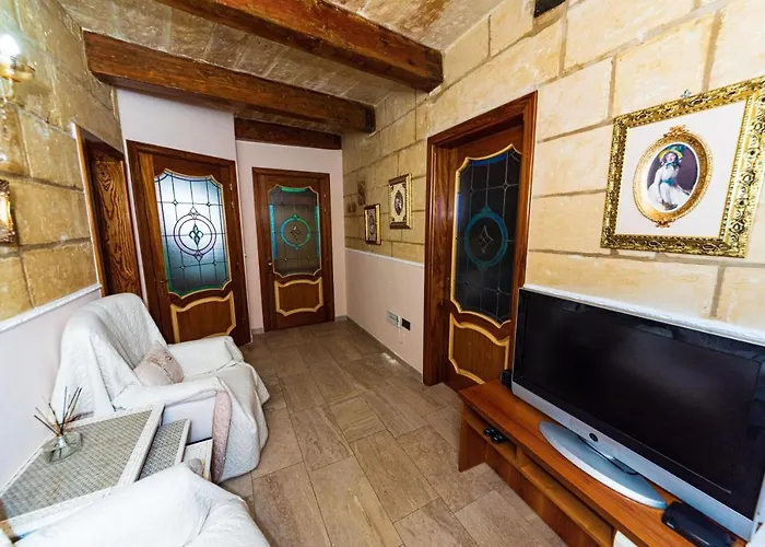 Valletta Traditional Townhouse