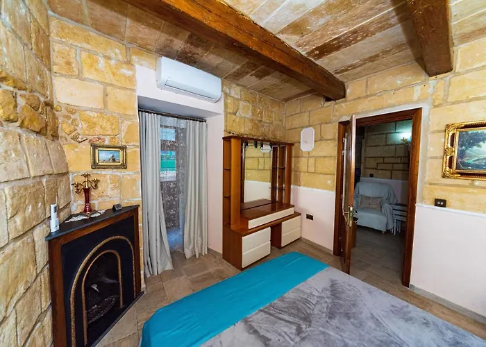 Valletta Traditional Townhouse